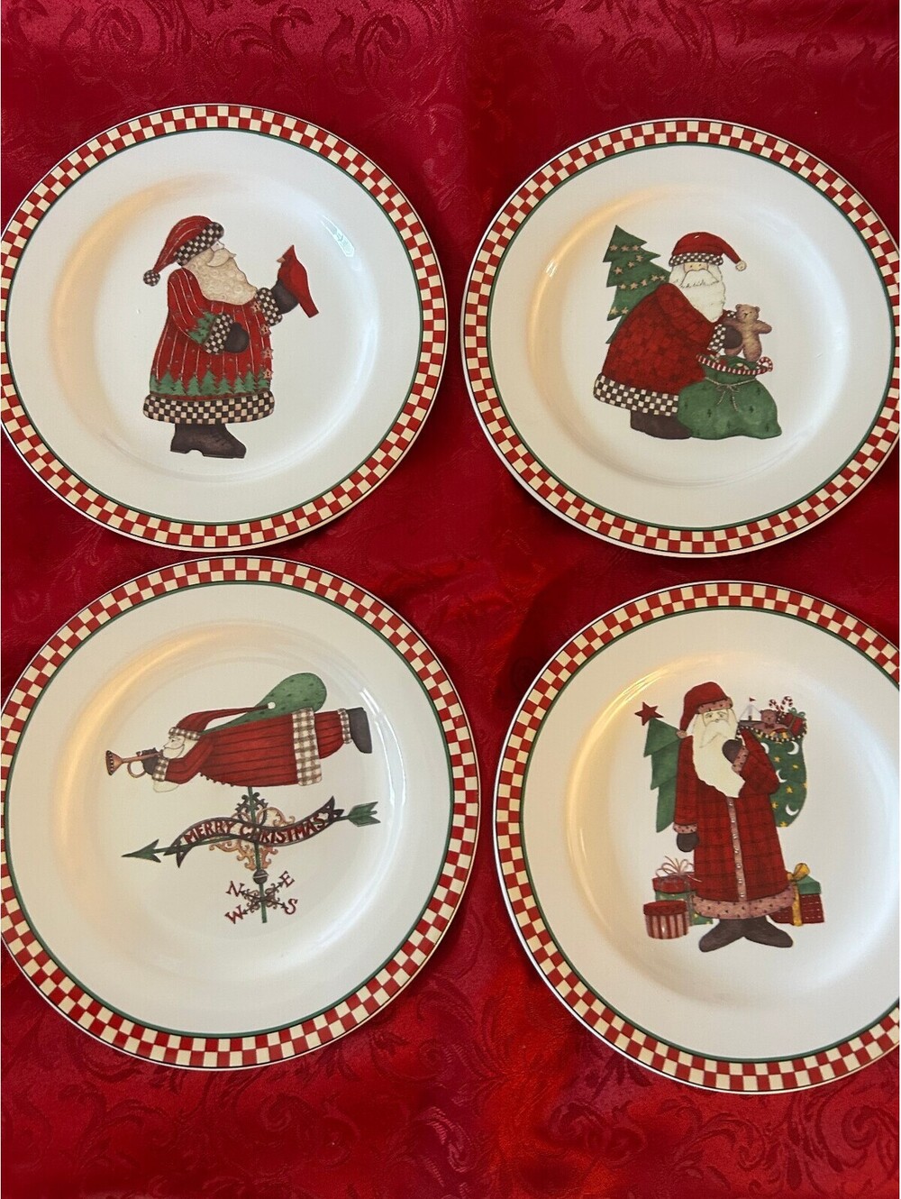 Debbie Mumm Magic of Santa Plates Set of 4